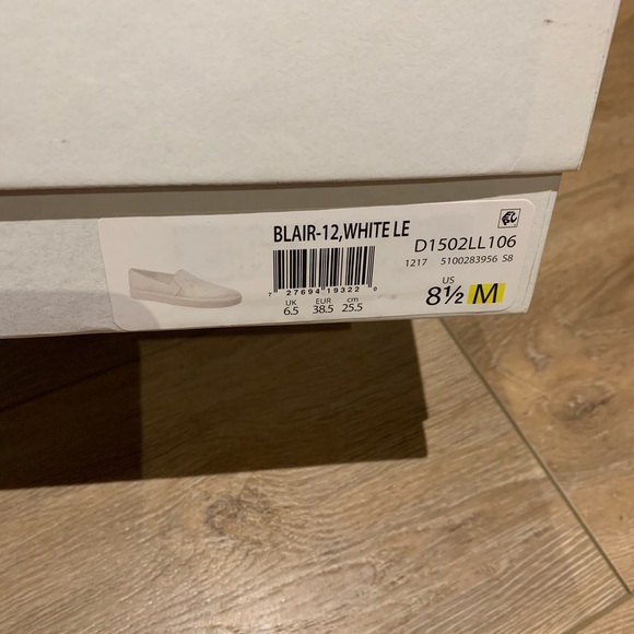 Vince crackled “Blair” leather shoe - Picture 8 of 9